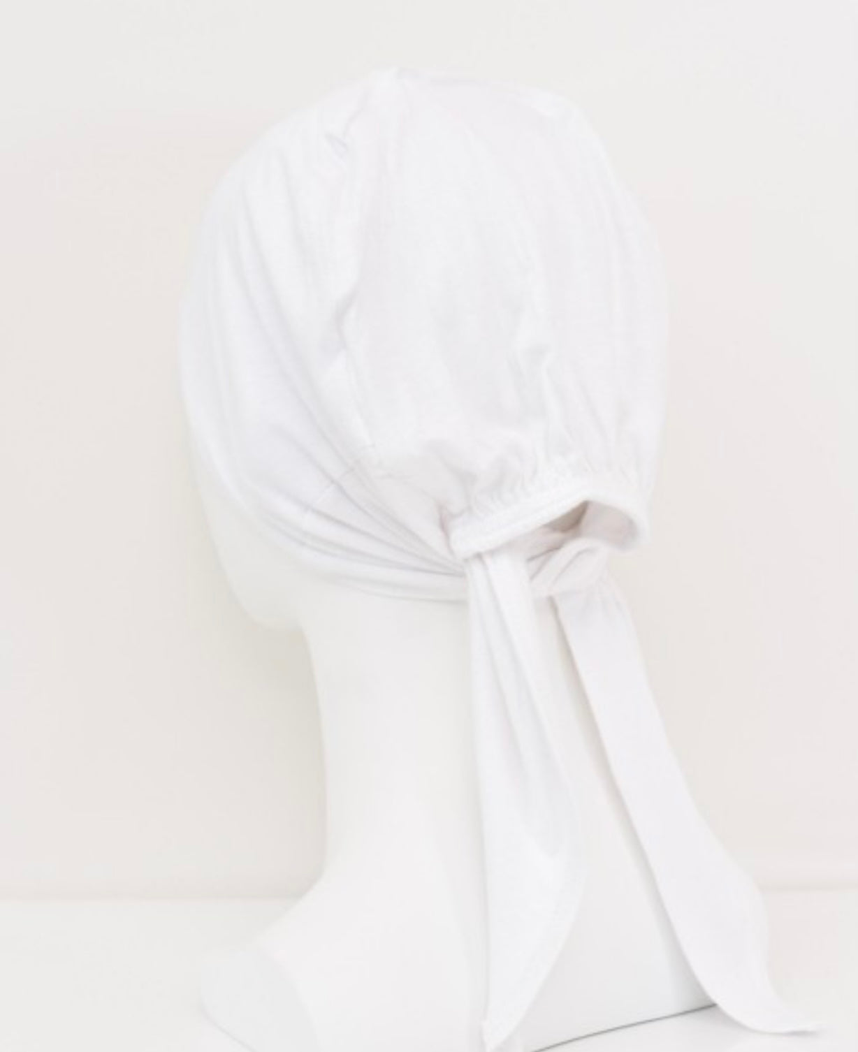 Bonnet Satin Blanc